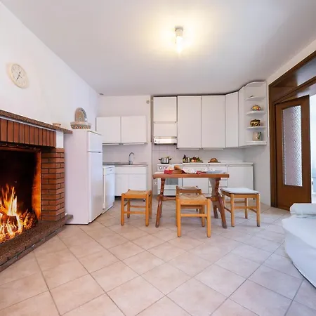 Apartment Casa Fronte Isola
