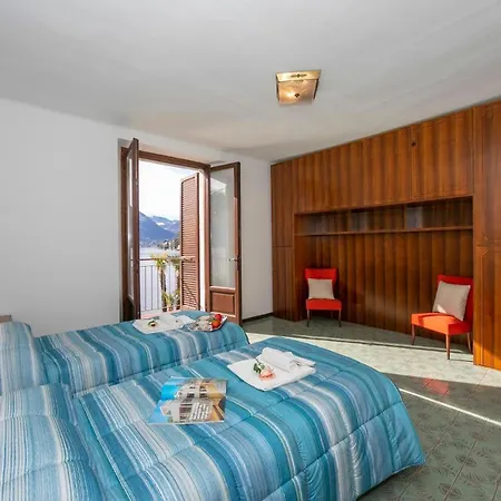 Casa Fronte Isola