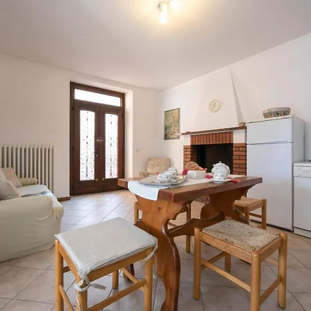Casa Fronte Isola Ossuccio